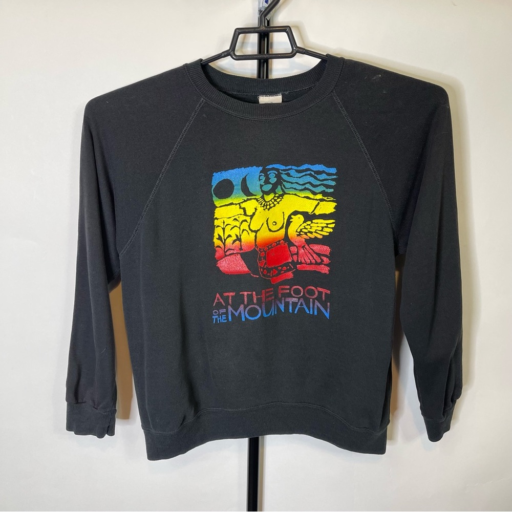 Vintage Bassett Walker At The Foot Of The Mountain Sweatshirt Size Medium Womens